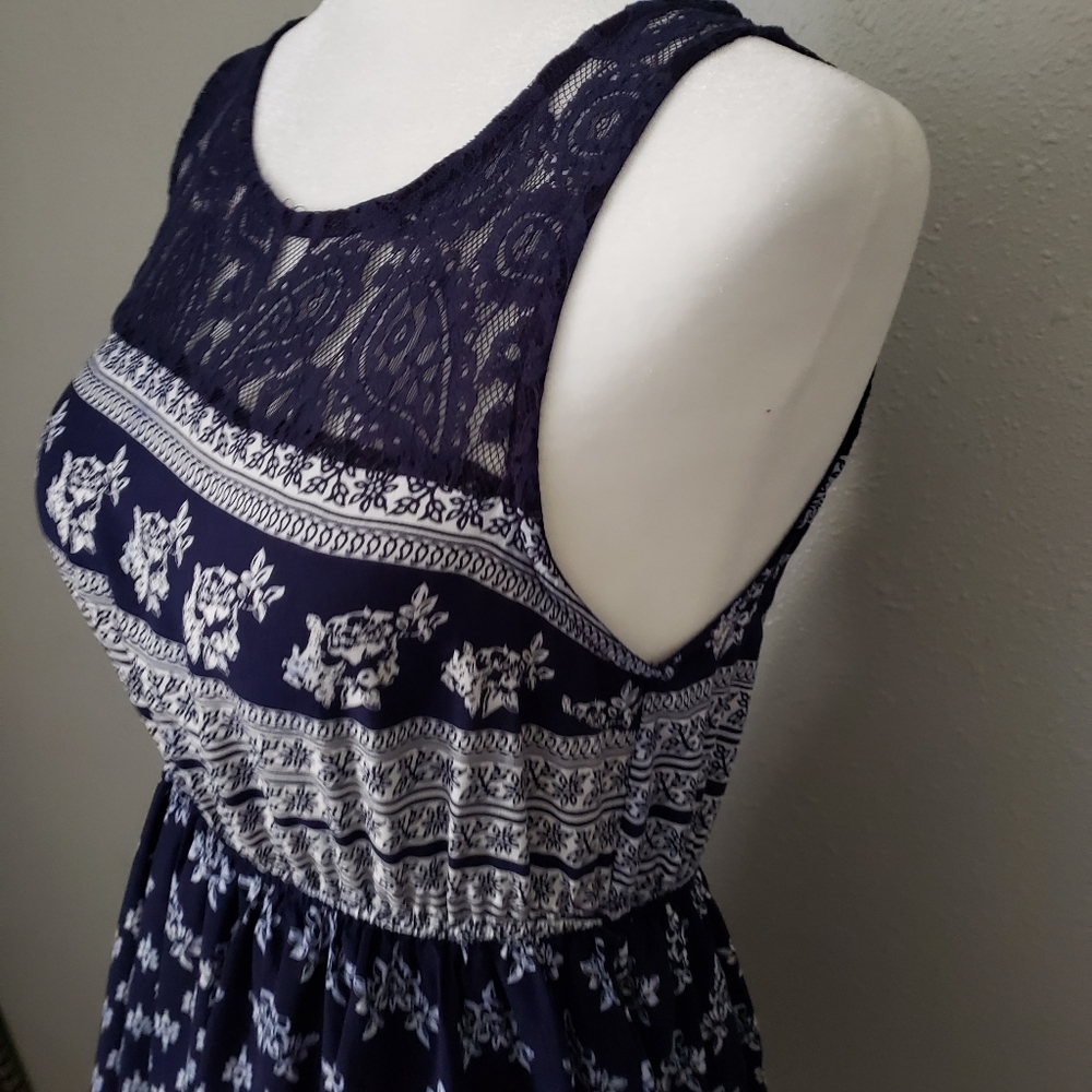 Entro blue / white floral lace edged trend… - Picture 4 of 7